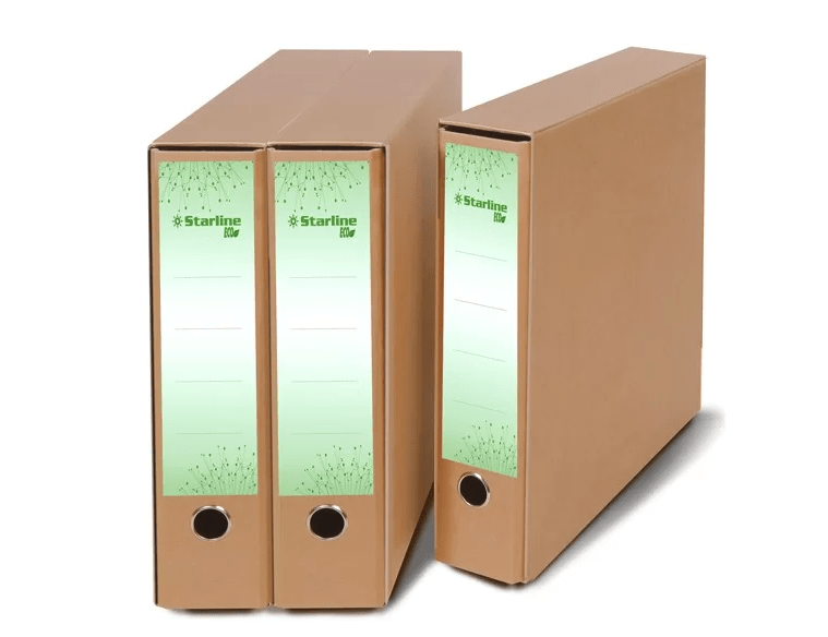 Tre raccoglitori in cartone riciclato con etichette verdi, ideali per un ufficio eco-friendly.