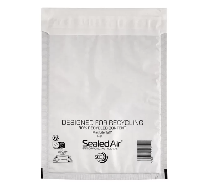 Busta compostabile per spedizioni, progettata per il riciclo e realizzata con il 30% di contenuto riciclato.